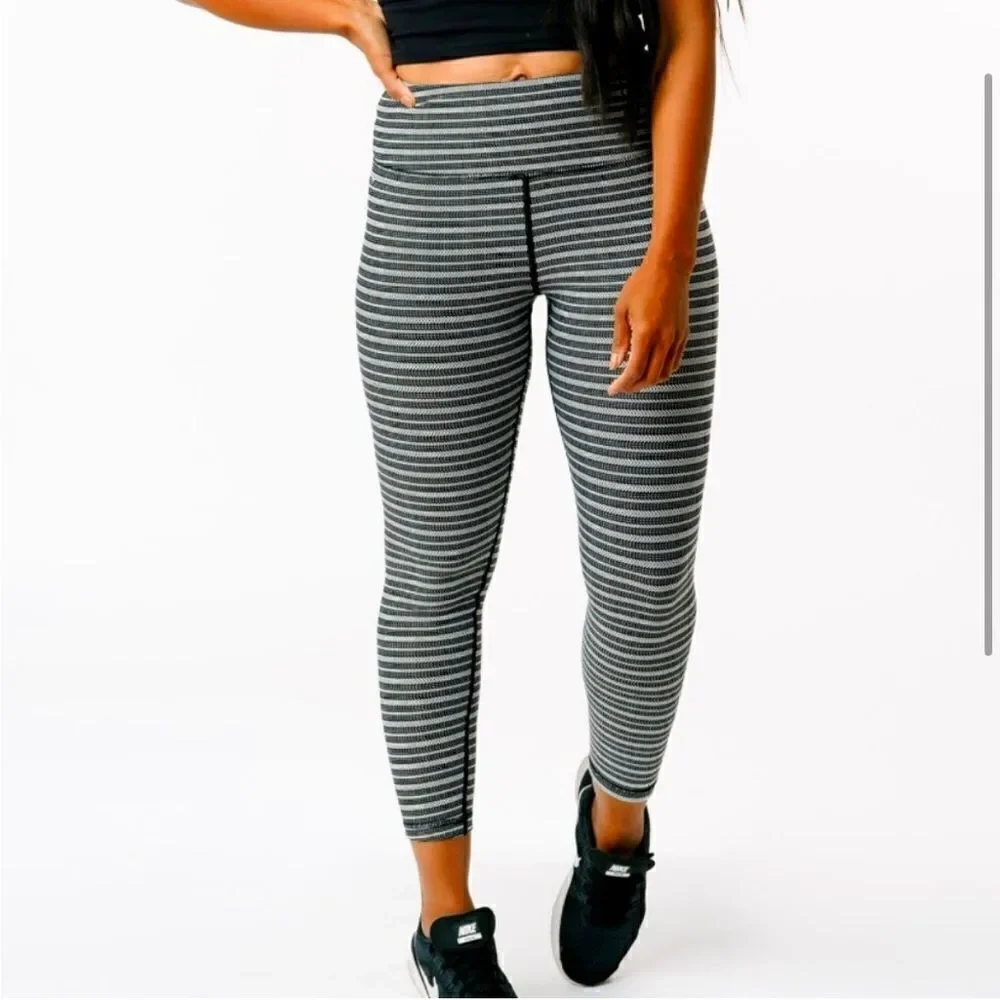 Zyia Active Black White Aztec Adrenaline 7/8 legging